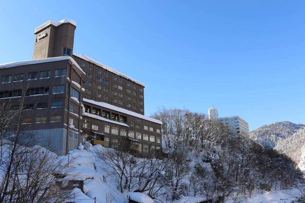 Hotel Sankeien Sapporo Extérieur photo