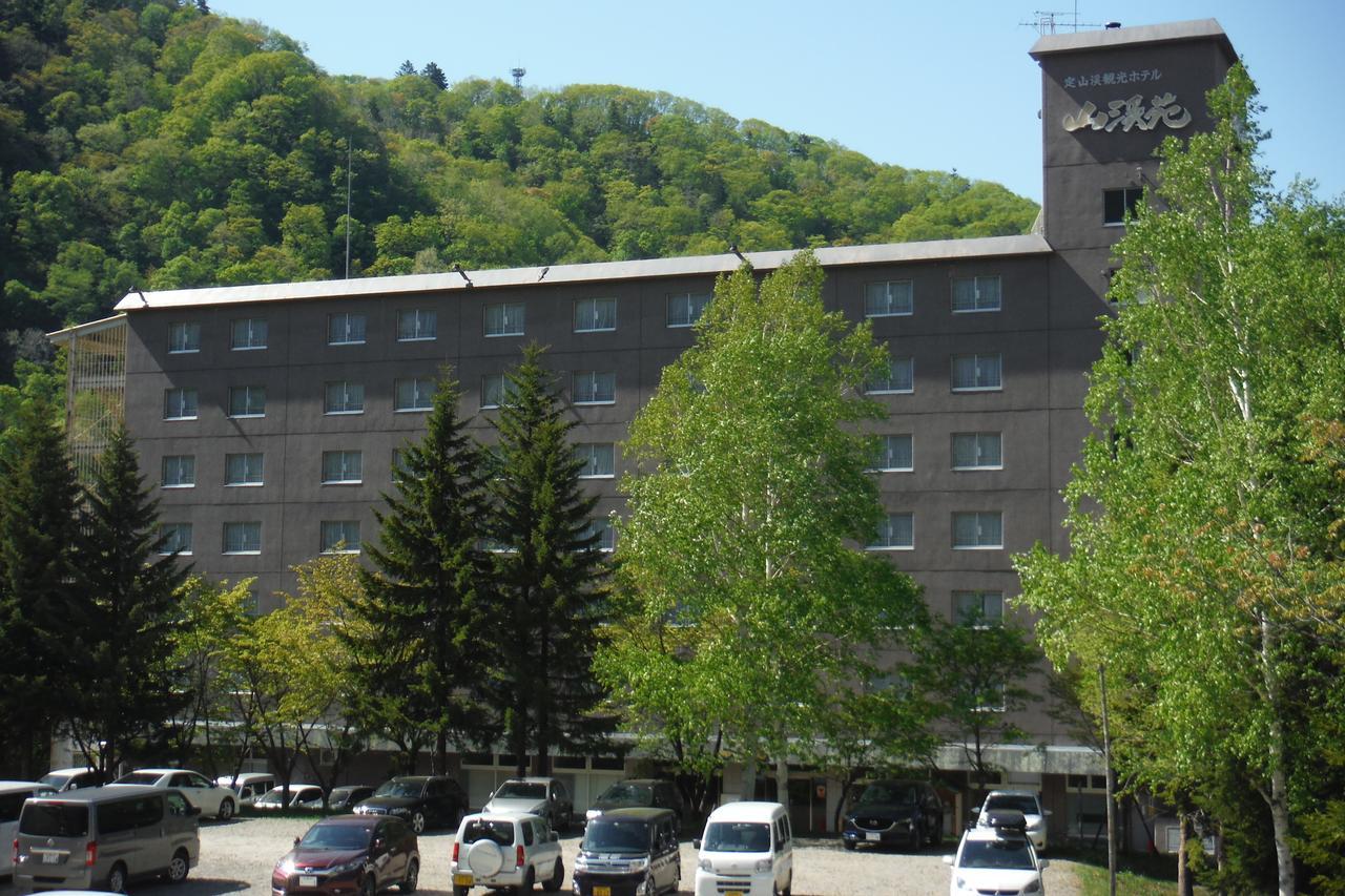 Hotel Sankeien Sapporo Extérieur photo