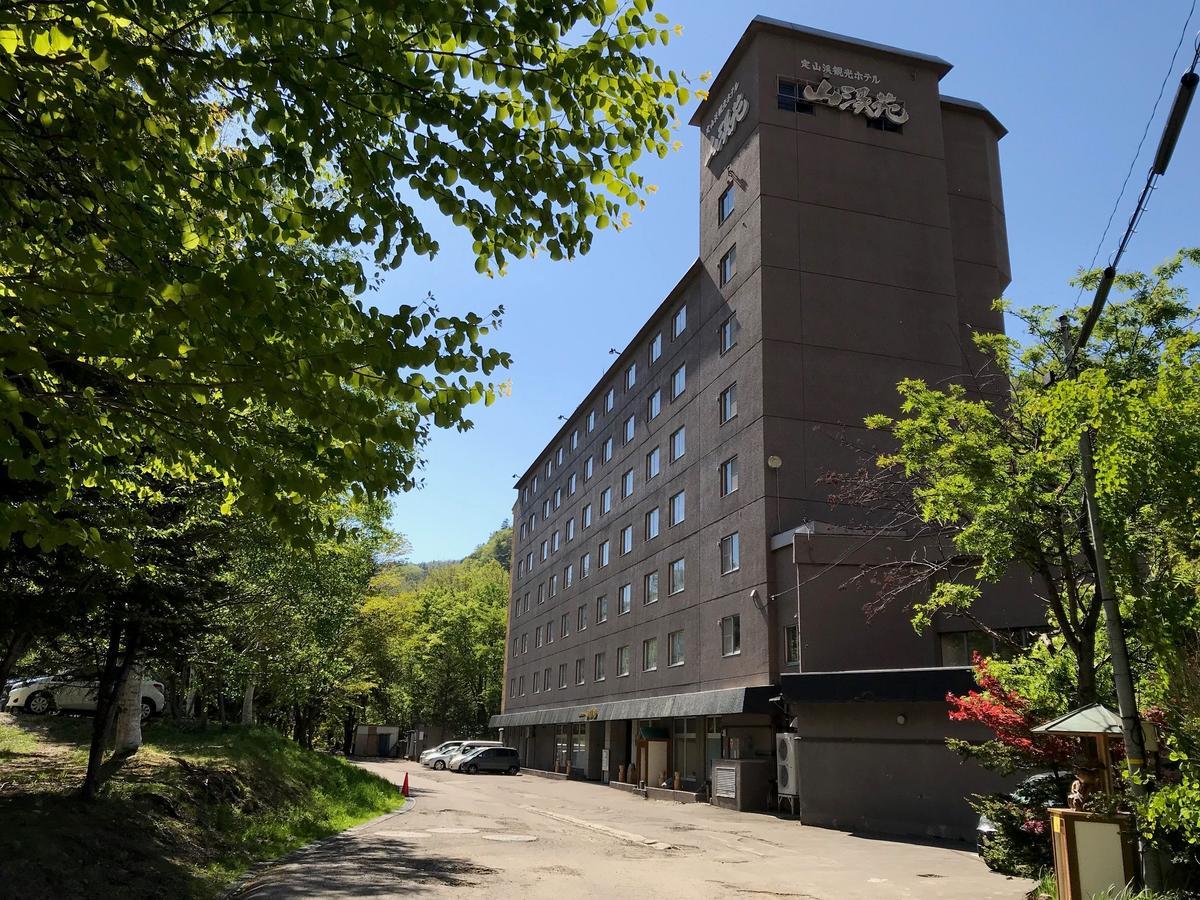 Hotel Sankeien Sapporo Extérieur photo